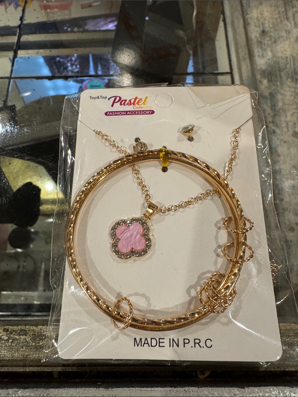 Pastels Gold-Tone Necklace and Pink Clover Pendant Set